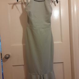 Halter neck pale green dress new with tags.
fy3 layton or can post for extra