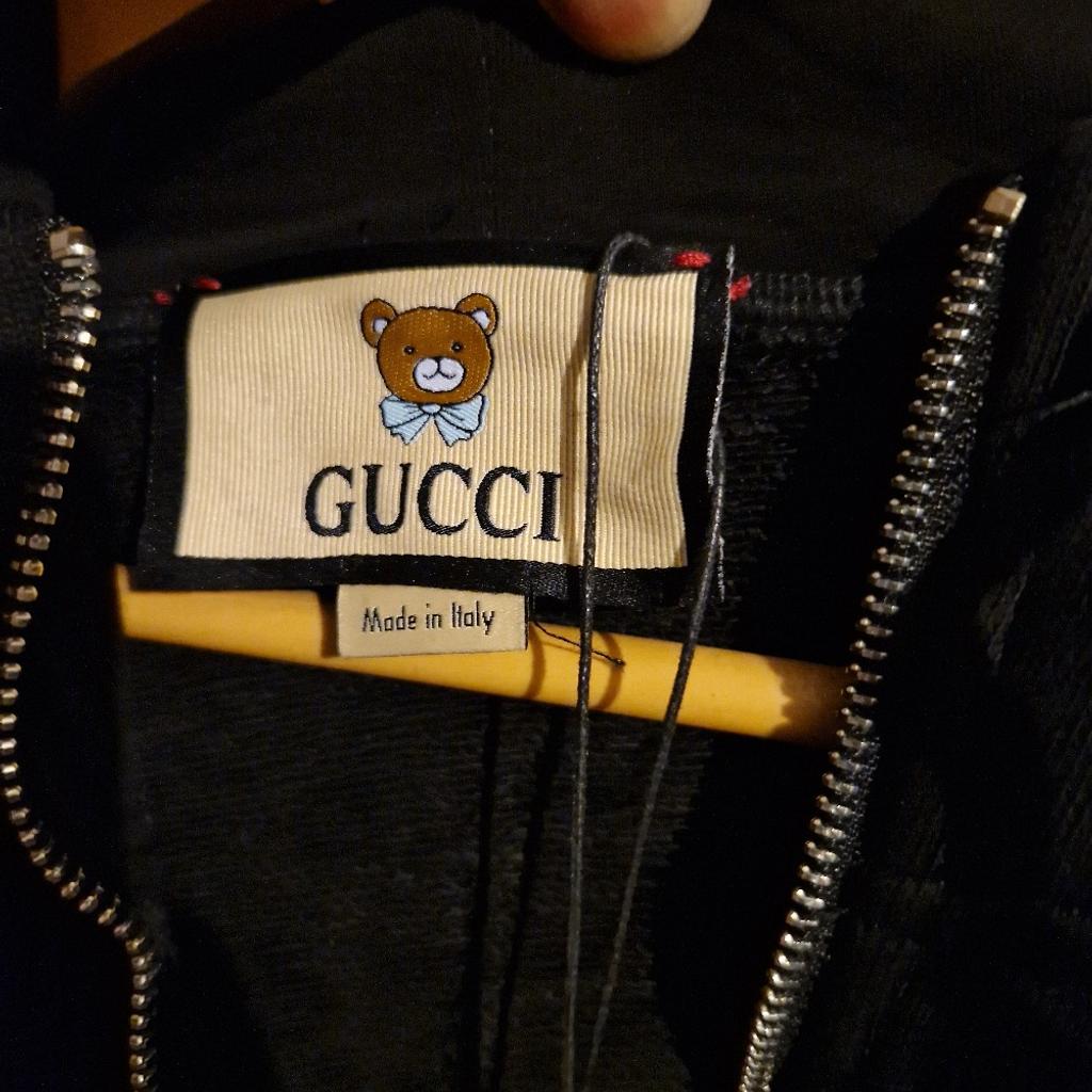 WhatsApp me on 07889333682 for any info or questions

Gucci Hoodie Top - New - Size Large