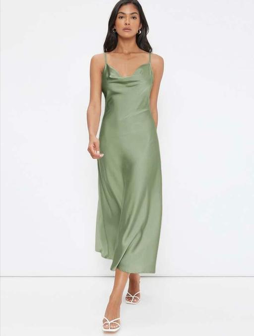 Buy & Sell East London Commercial Road - East London - Photos for Green satin Midi dress