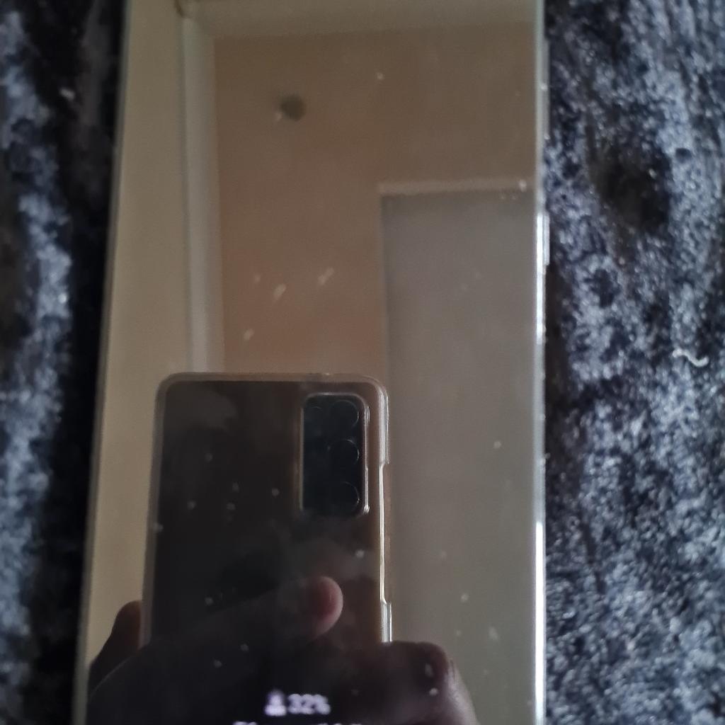 in perfect working order and in good condition some minor marks here and there purely cosmetic s21 plus 5g dual sim unlocked 128GB phantom black can deliver sorry no swops please see my other phones iam based in Bradford west Yorkshire