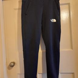North face navy pants.
Size M regular approx 25 " inside leg.
Ex. cond.
fy3 layton or can post for extra