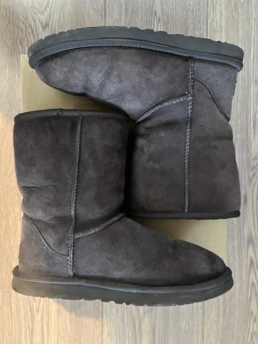 Buy & Sell Hertfordshire Broxbourne - Photos for Ugg women’s classic short boot Sz 6.5