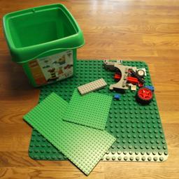 Duplo-Platte: 38x38cm, Lego, mittlere Platte 25x12,5cm, kleine Platte: 12,5x12,5 cm plus ein bar Einzelteile.