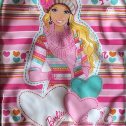 Kinderrucksack Barbie wie NEU Rucksack rosa Tasche
Kinderrucksack mit zwei Kammern.
Farbe: Rosa mit Barbie Motiv
Zustand: wie NEU, siehe Fotos.

Versand möglich 
Verkaufe noch weitere Artikel
Privatverkauf/ keine Garantie-Rücknahme.