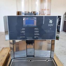 WMF Bistro 8400! Kaffeevollautomat

2 verschiedene Kaffeesorten möglich
Kakaospender

BJ 2016
In gutem Zustand , Service zeigt es an 