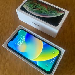 iPhone XS Max - 64GB - UNLOCKED - Excellent Condition 

Refurbished to Excellent condition 

Face ID ✔️

Good Battery Health🔋 

Handset with Charger.
