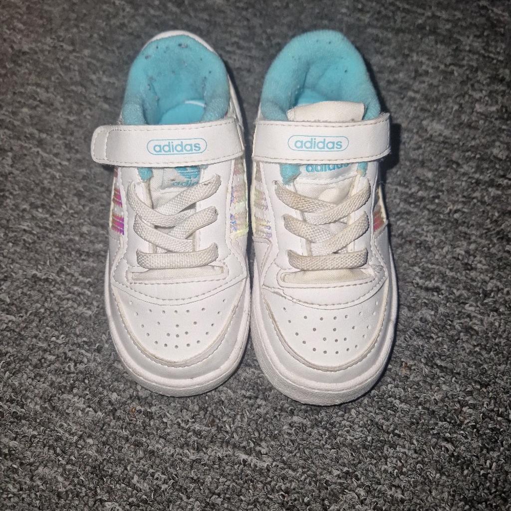 infant size 5.5 adidas superstars
iridescent
have been worn a good amount of times, but good condition
collection ONLY- Archway, London N19