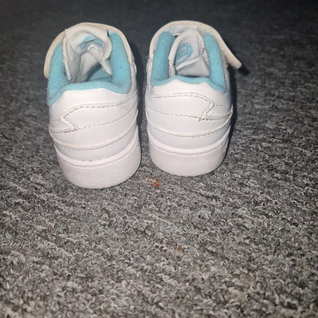 infant size 5.5 adidas superstars
iridescent
have been worn a good amount of times, but good condition
collection ONLY- Archway, London N19
