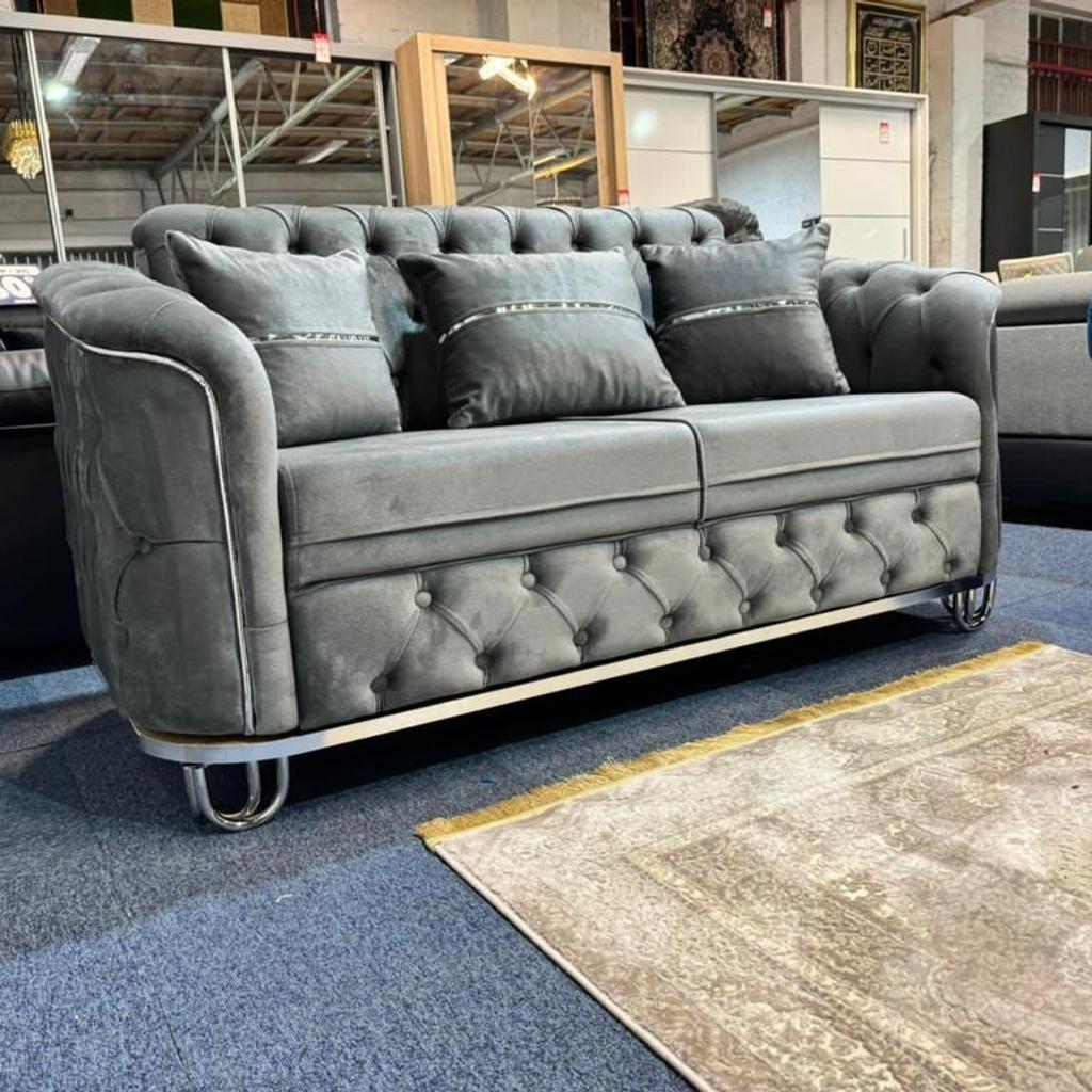 EYE CATCHING MADRID SOFA FOR SALE!! in WC1B London für 899,00 £ zum