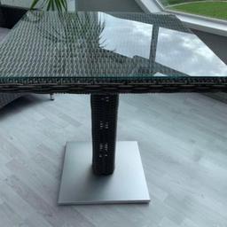 Poly-Rattan Glastisch 1,75 hoch und 70 cm ( Quadrat) Glasplatte ohne Kratzer!