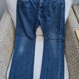 Size: 34 waist x 32 leg 👖
See Photos
Please note label says 36 waist but measures 34 waist.
Zip Fly 
See my other items 🙂
Collection only from B69 1PU