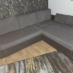 Gut erhaltene couch zuverkaufen wegen Neuanschaffung. 
Mit Stauraum und Schlaffunktion. 
Maße sind in den Bildern zu entnehmen. 
Keine Lieferung möglich müsste abgeholt werden