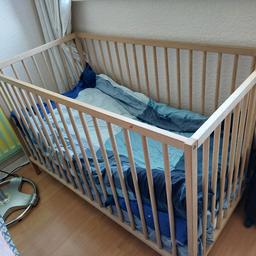 selling this cot as not needed anymore.
used very rarely so it's in very good condition. selling with the mattress.