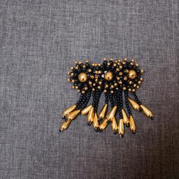 Haarspange, schwarz-gold, Perlen, neu ohne Etikett, sie halten super auch bei feinem Haar

Briefversand 3,00 €