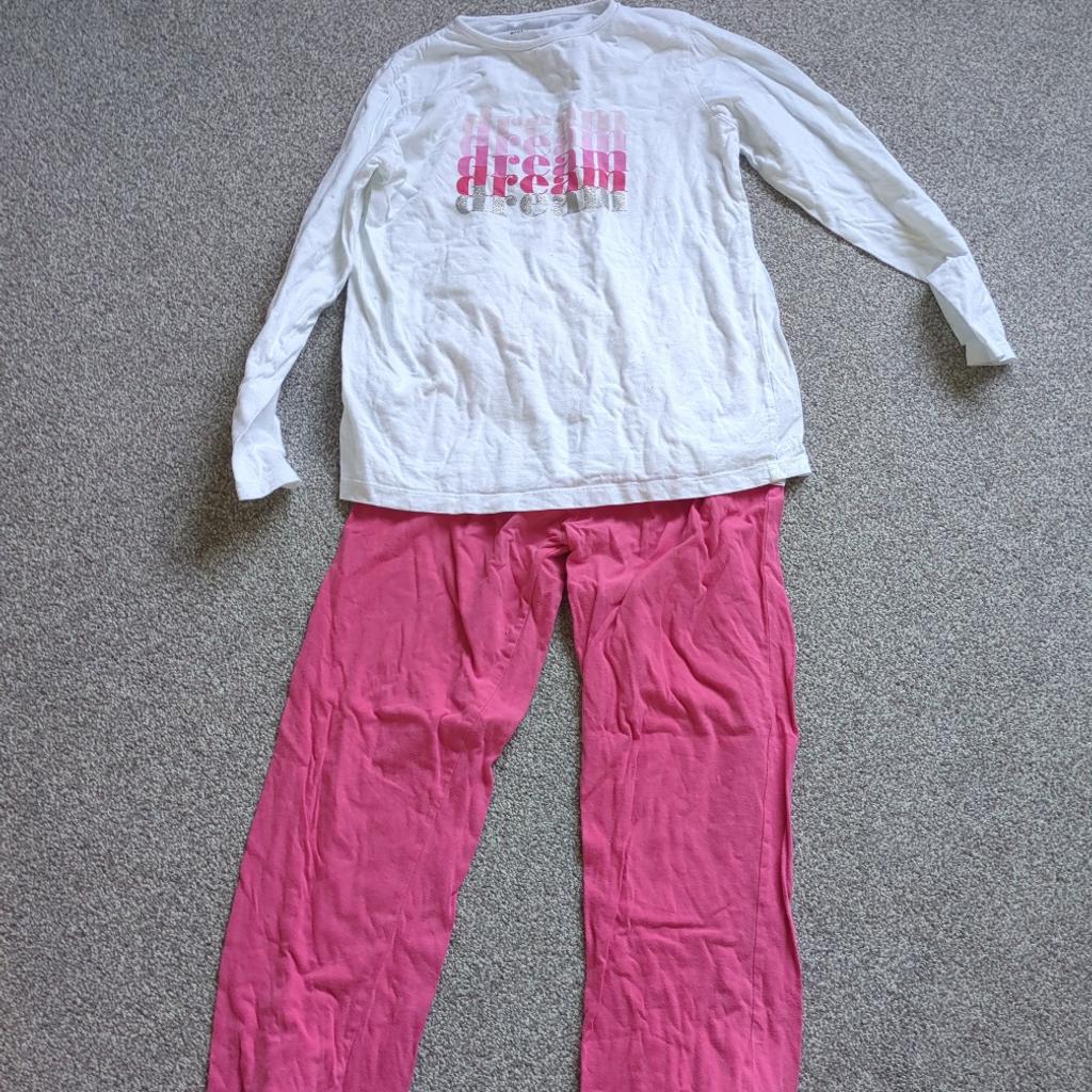 girls white and pink pyjamas in excellent condition age 11-12
