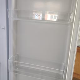 new logic under counter or on counter top fridge . brand new still with manual and wrapping .. had a few storage dents see pics . too small not needed been sitting in garage normally retail for £129
07804021268
