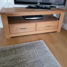 TV unit 
or can be used as coffee table .. 
solid oak in great condition 
had x2 storage drawers.
collection preferred 
thank you