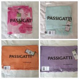 Verkaufe original verpackte Schals von Passigatti. 
Je 10,-€ oder alle für 35,-€