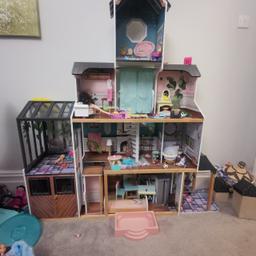 Large Barbie dolls house comes with furniture