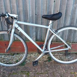 14 speed bike, 26" wheels, frame measurements in photo are from the FLOOR, does need a bit of TLC, everything works OK, even has a new tire and tube on the rear.
Collection from Trowbridge, Wilts.