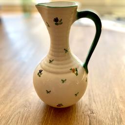 Gmundner Keramik
Vase / Karaffe
Höhe 26 cm
Breite ca. 14 cm

Versand möglich, Versandkosten trägt der Käufer
Bei Versand wird keine Haftung übernommen

Keine Rücknahme, Garantie oder Gewährleistung da Privatverkauf