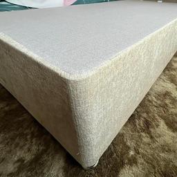 *FREE* SAME DAY DELIVERY 🚚 WHEN ORDERED BEFORE 1PM 🌟🌟

Single Cream chenille divan base (none storage ) with matching headboard £100.00

£70.00 without the headboard 

B&W BEDS 

Unit 1-2 Parkgate court 
The gateway industrial estate
Parkgate 
Rotherham
S62 6JL 
01709 208200
Website - bwbeds.co.uk 
Facebook - B&W BEDS parkgate Rotherham

Free delivery to anywhere in South Yorkshire Chesterfield and Worksop on orders over £100

Same day delivery available on stock items when ordered before 1pm (excludes sundays)

Shop opening hours - Monday - Friday 10-6PM  Saturday 10-5PM Sunday 11-3pm