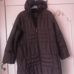 Dorothy Perkins, per una feather and down coat size L. Dark brown in colour, zip pockets and detachable hood. Nice length of the coat, warm and stylish. Smoke and pet free home.