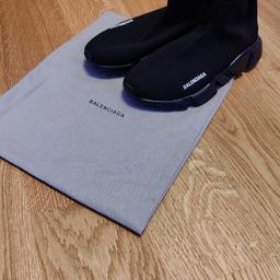 Verkaufe Balenciaga 'Speed' Sneakers in Schwarz für Damen in Größe 38 inkl. Transportbeutel

wurde wenige Male getragen!

nur Selbstabholung!

Preis VHB 100 €