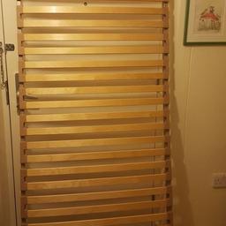 Bed Base - Slatted bed base for single beds in very good condition
Single slatted bed base fixed on a metal frame can be combined with your sprung or foam mattress and a bed frame
- extend lifetime of your mattress
- ideal for single beds
- 80cm x 200cm
- good condition