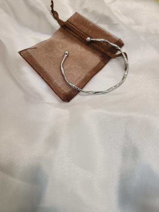 Buy & Sell Healey Rochdale - Photos for Ladies Bangle With Random Colour Pouch. ster