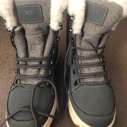 Women's snow boots, fleece lined. Very comfy and warm. 