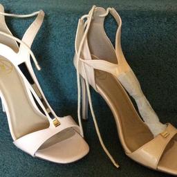 Ladies Brand New Shoes in excellent condition throughout
Size M Medium
Colour is Cream
