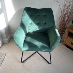 gorgeous green velour chair only selling as changing décor collection only pedmore