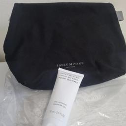 mens issey Miyake pouch black. & 75ml shower gel. Brand New sealed