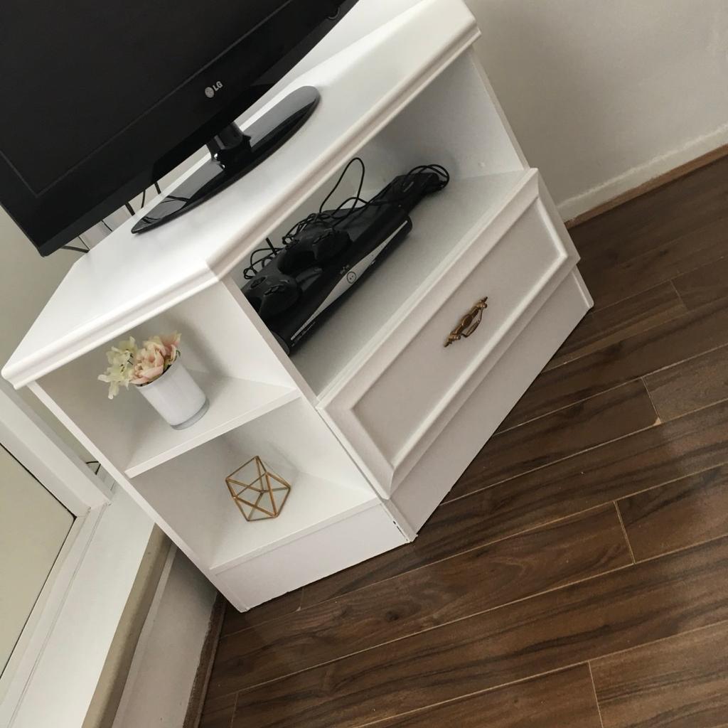 I am selling white tv stand good condition. no broken nothing.