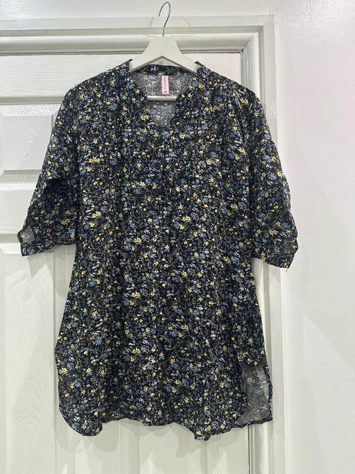 Buy & Sell West Midlands Sandwell - Photos for Floral blouse