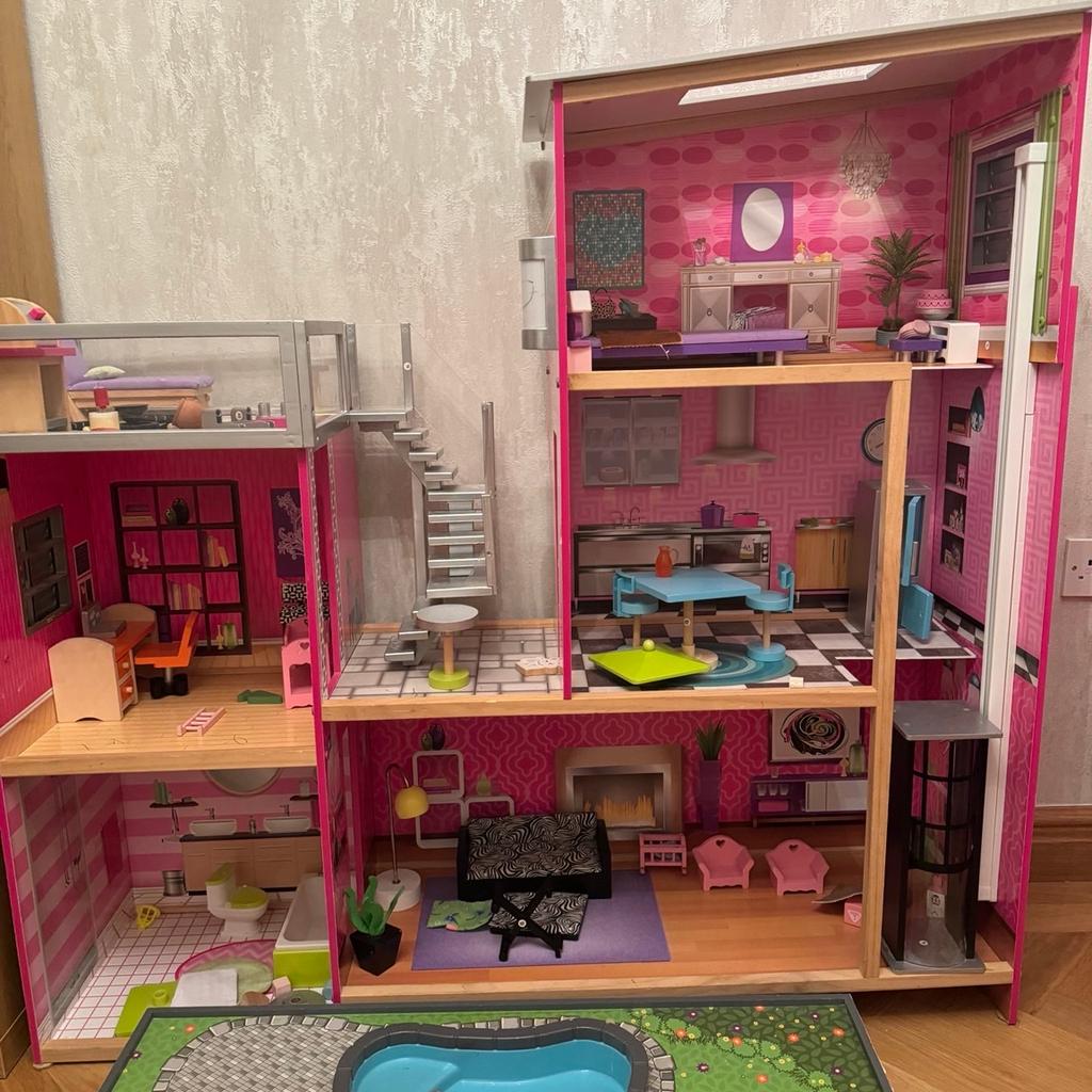 Huge Large Barbie house & pool with extras in L25 Liverpool for £40.00 ...