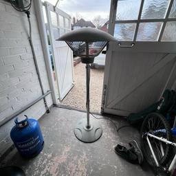 Outside garden patio heater

About 5 foot

Works perfectly.

3 pin plug