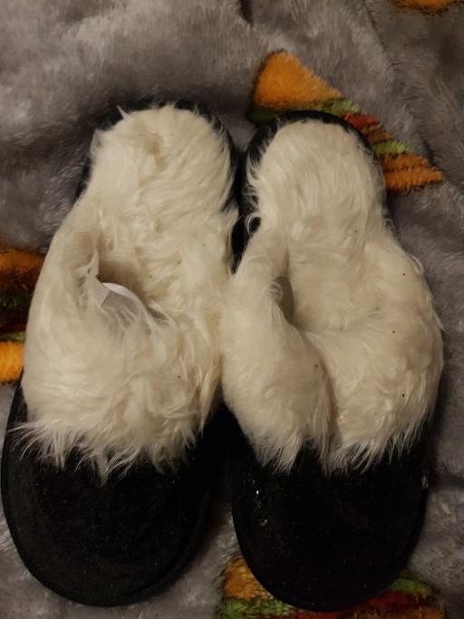 Buy & Sell Nottinghamshire Ashfield - Photos for Black Slippers Size S