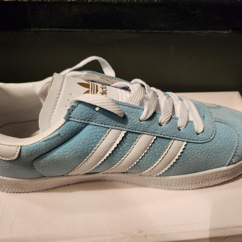 Brand new adidas trainers size 37 which will be size 4 collection se28 or can post
