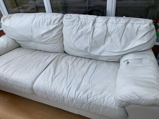 Buy & Sell Hertfordshire St. Albans - Photos for 3 Seater Leathed DFS Sofa