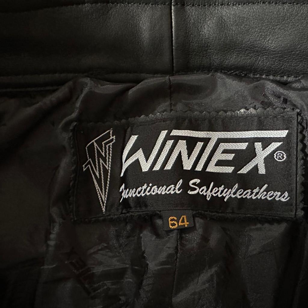 Verkaufe eine WINTEX Classic Customstyle Lederhose + Weste laut Fotos.

Preis:

Hose: €60,-

Weste €50,-