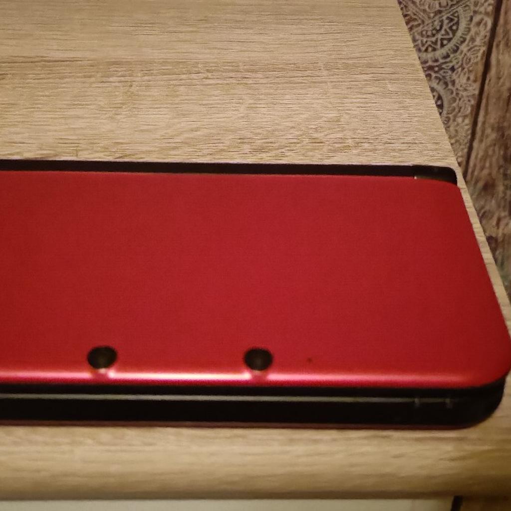 - Nintendo 3 DS XL in schwarz-rot
- sehr guter Zustand
- inkl. Hülle von SPEEDLINK in Weinrot
- nur Versand, keine Abholung