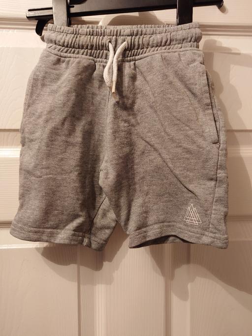 Buy & Sell Leicestershire Charnwood - Photos for Boys grey shorts size 5 years