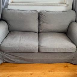Die Couch ist in einem sehr guten Zustand. Da sie kaum genutzt wurde, möchten wir sie jetzt verkaufen.