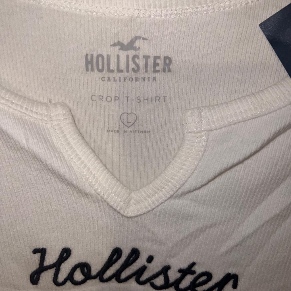 Hollister crop T-shirt. Lace bottom.
New with tags.
Size L.
RRP: £17

*also got another one in black