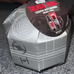 Star Wars grooming gift set.
Includes after shave balm and body wash.
New in box with tags.