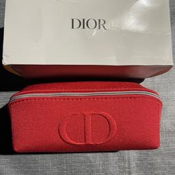 Christian Dior women’s trousse pouch bag with box

Box has slight damage item not affected.

Zip detail

Made from 100% recycled material