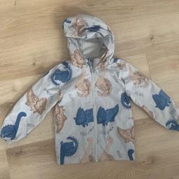 Boys raincoat from Asda. Slight mark on the bottom right (can be seen in the picture) may come out with some stain remover. Age 3-4. Fleece lining for warmth. Still lots of wear in this. Can be delivered if local.