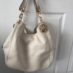 Michael Kors handbag (genuine)complete with dust bag in immaculate condition from pet and smoke free home. Collection.